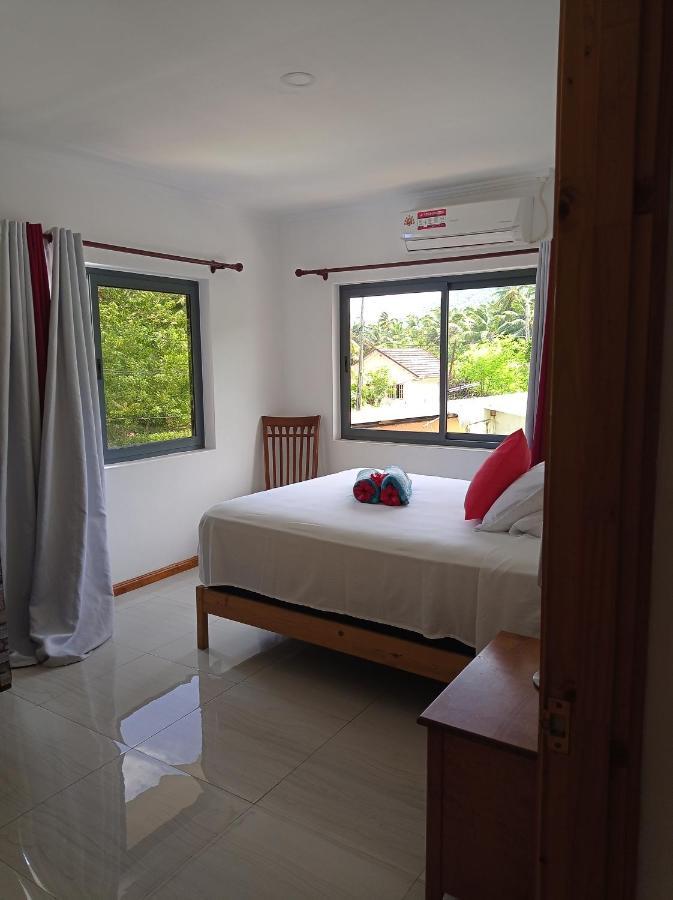 Les Forbans Selfcatering Apartment Takamaka Exterior photo