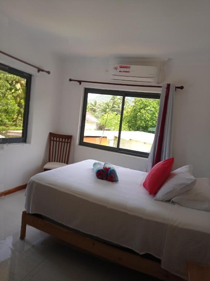 Les Forbans Selfcatering Apartment Takamaka Exterior photo